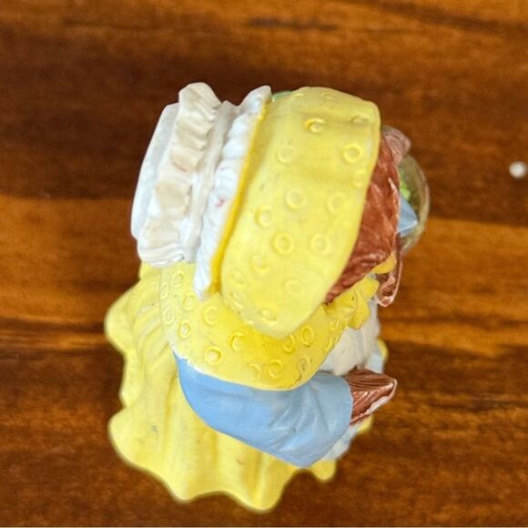 Vintage JC 1991 Tiny Mrs Owl miniature collectable figurine with Basket - Picture 6 of 10